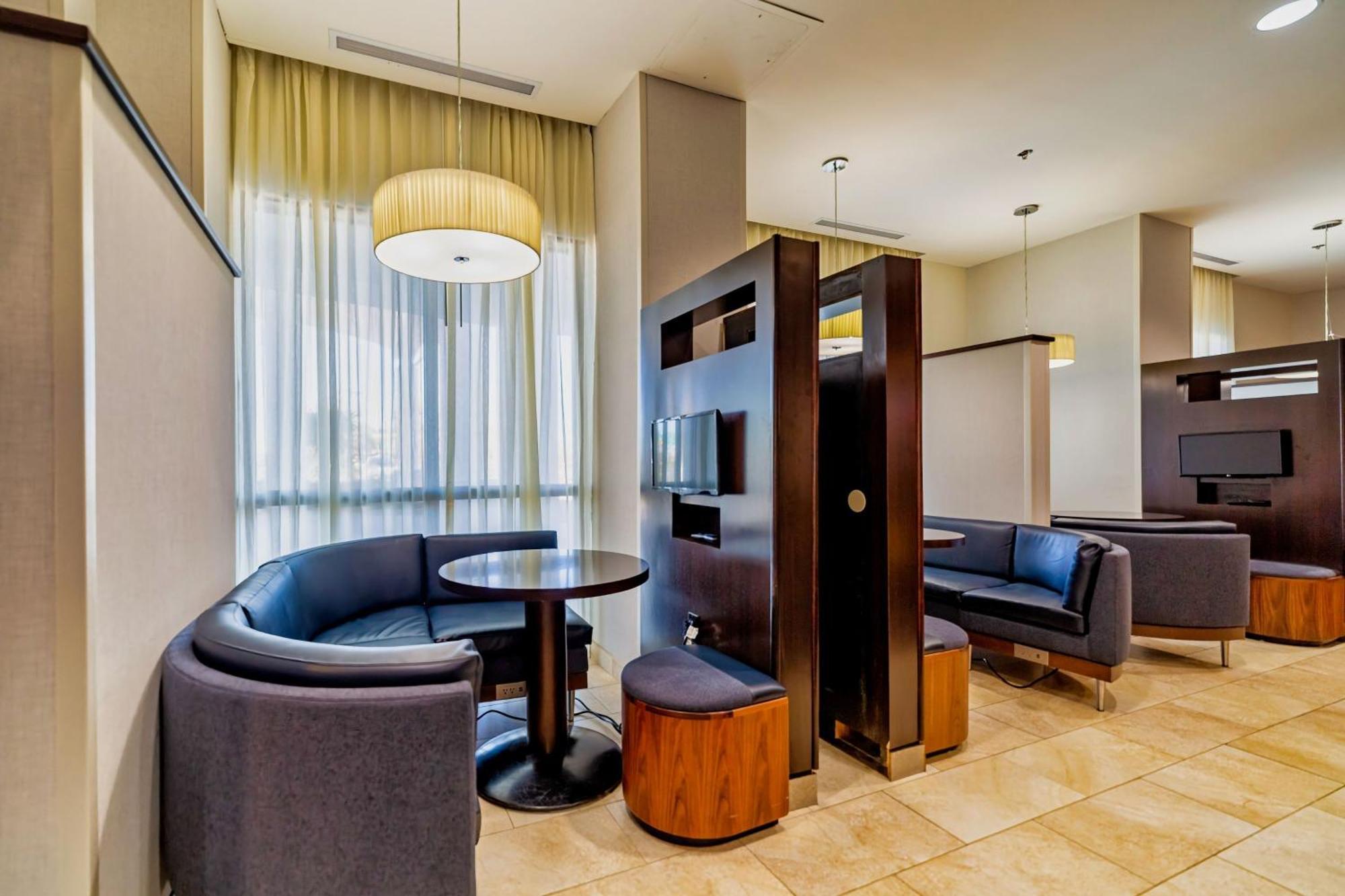 Courtyard North/d'iberville 3*