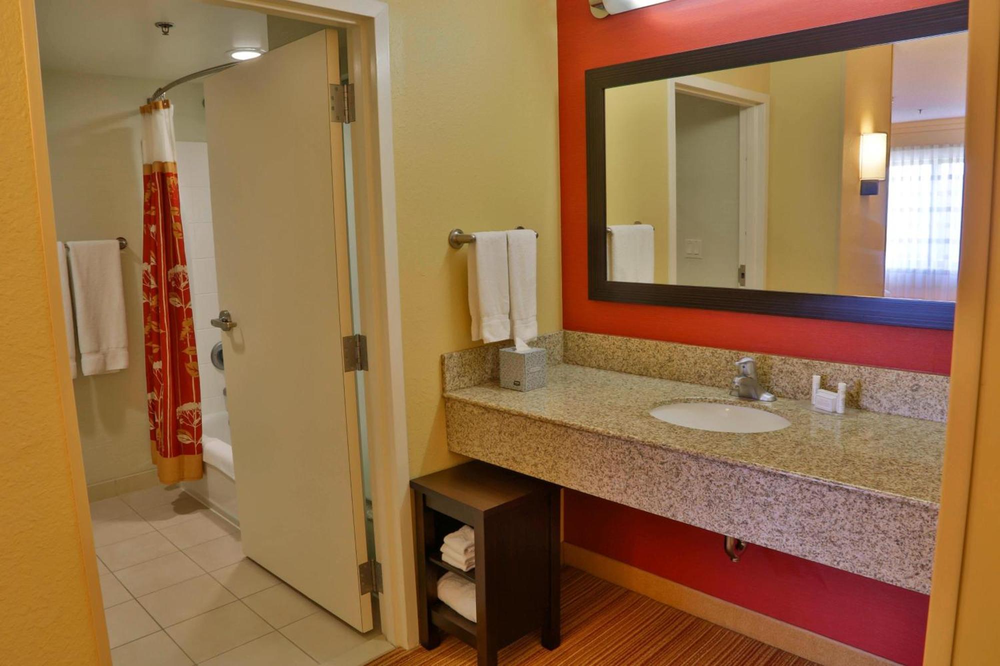 Hotel Courtyard North/d'iberville 3*